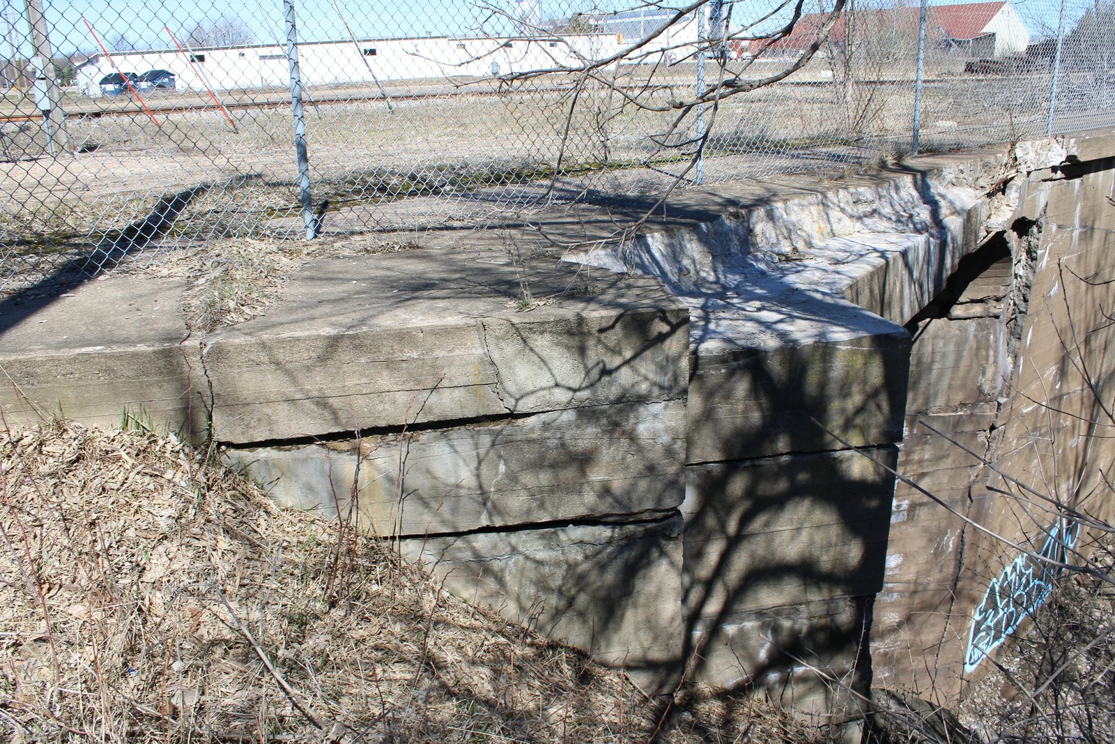 Southeast wing wall